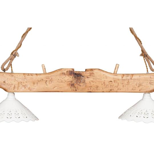 rustikalny farmarsky dom vintage luster jedalen stol osvetlenie vintage stary vidiecky atmosfericky lampa lampy zavesna tram dekoracie keramika anticky porcelan dierkovany kryt provansalsky styl farmarsky dom.jpg